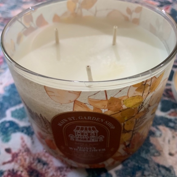 HONEY WILDFLOWER Bath&Body Works 3-Wick Candle - Picture 2 of 3